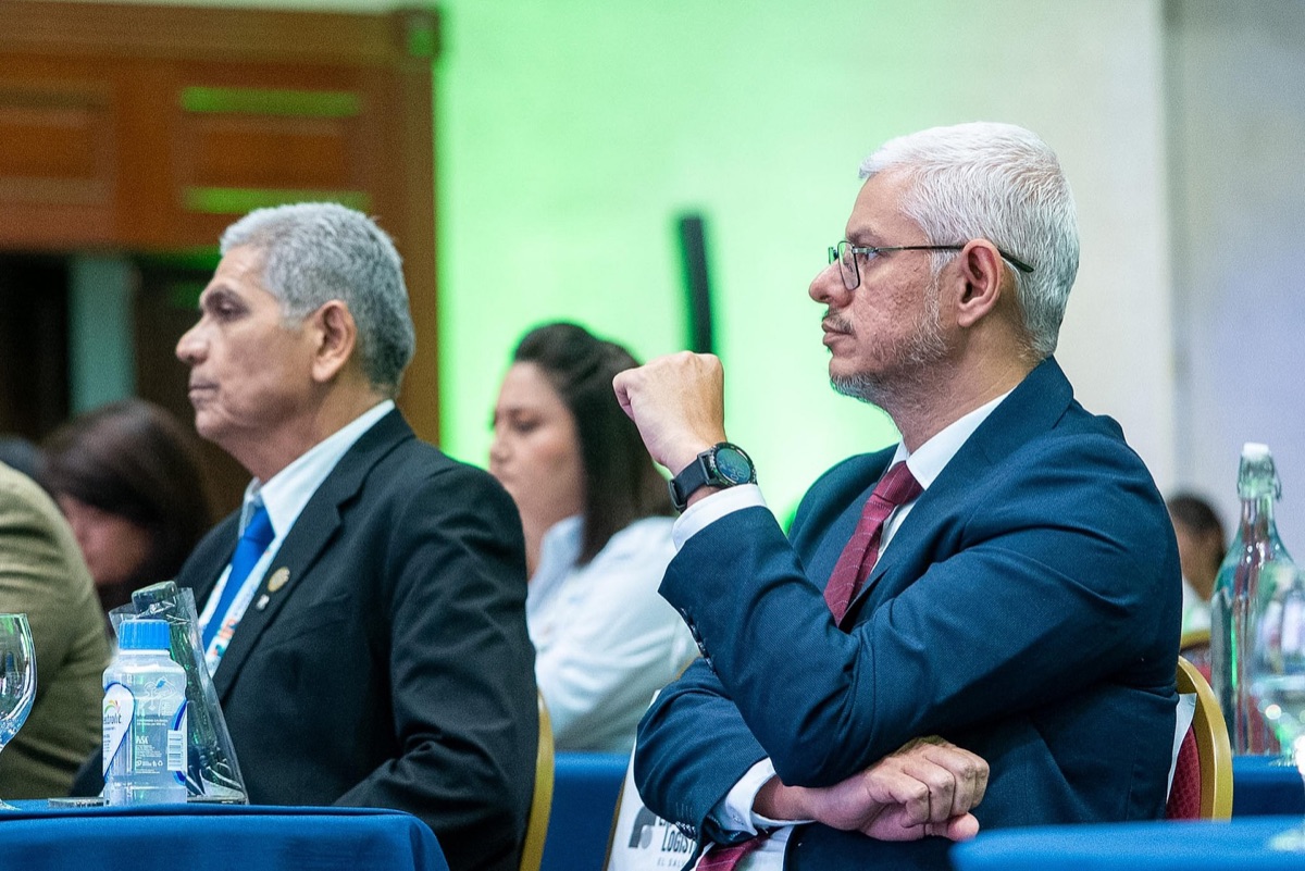 Asistentes Expo Logística 2025